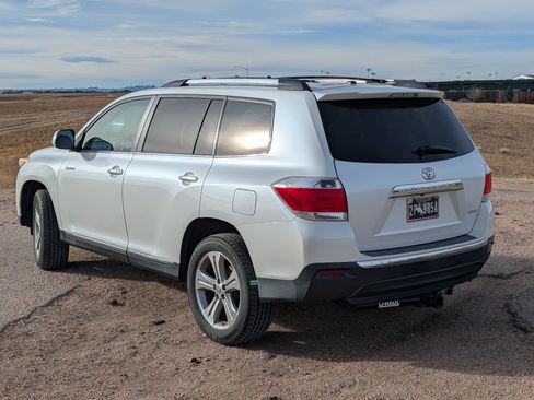 Used 2011 Toyota Highlander Limited w/ Tow Pkg image 11