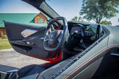 Used 2021 Chevrolet Corvette Stingray Premium Conv w/ Z51 Performance Package RWD image 13