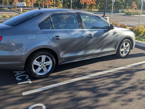 Used 2013 Volkswagen Jetta TDI image 5