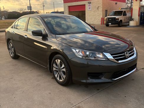 Used 2013 Honda Accord LX image 4