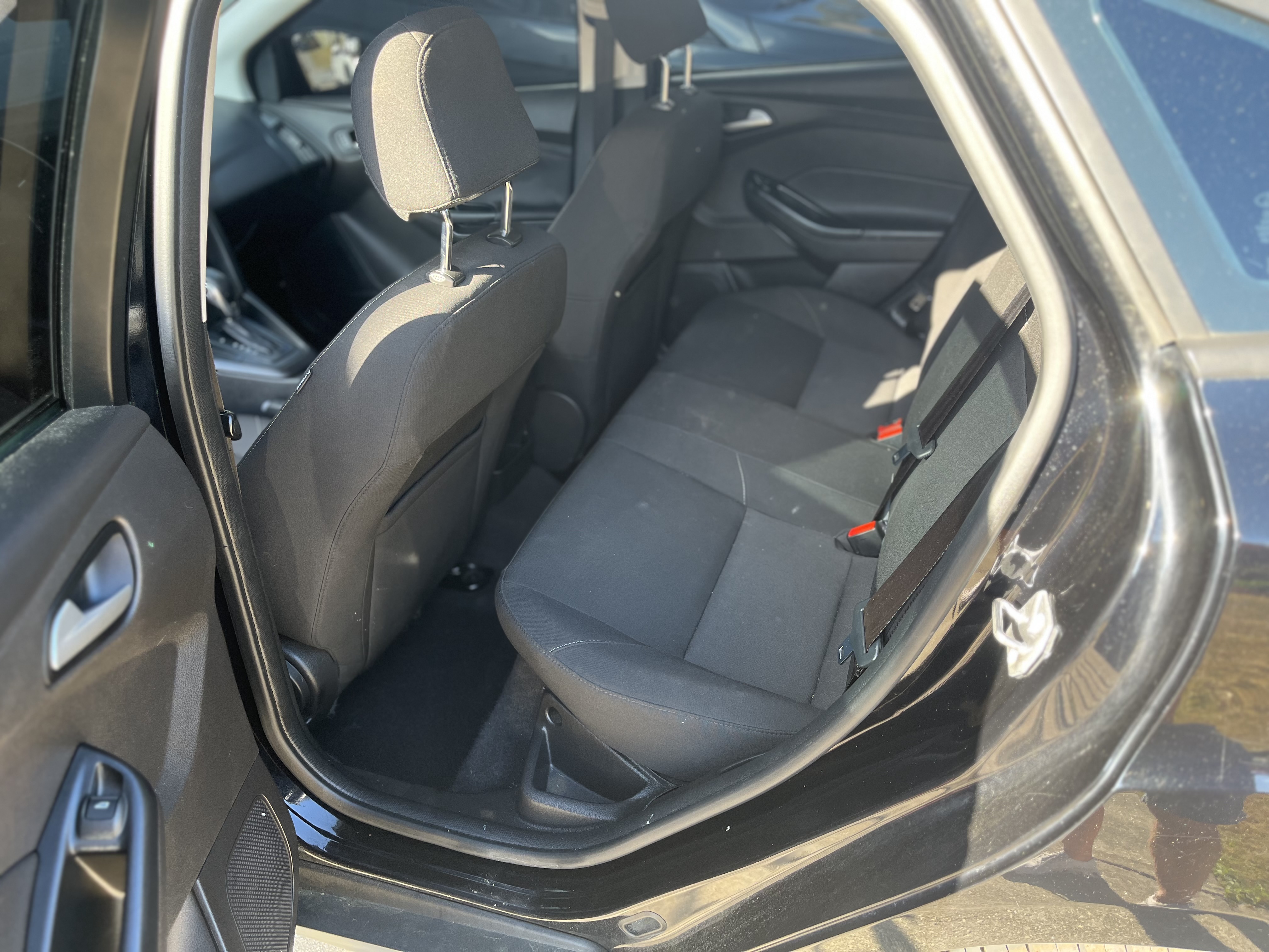 Used 2016 Ford Focus SE w/ Reverse Sensing Package FWD image 11
