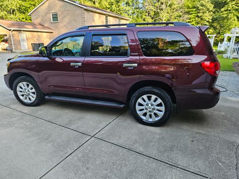 Used 2011 Toyota Sequoia Platinum AWD/4WD image 13