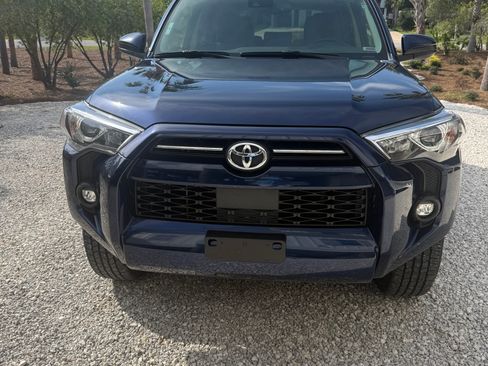 Used 2021 Toyota 4Runner SR5 AWD/4WD image 8
