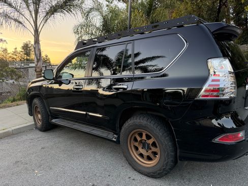 Used 2014 Lexus GX 460 Luxury image 2