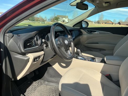 Used 2019 Buick Regal Preferred w/ Driver Confidence Package I image 10