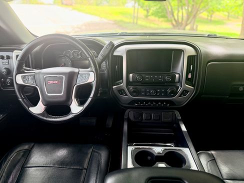 Used 2018 GMC Sierra 1500 SLT AWD/4WD image 6