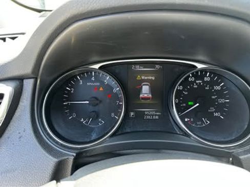Used 2016 Nissan Rogue S AWD/4WD image 9