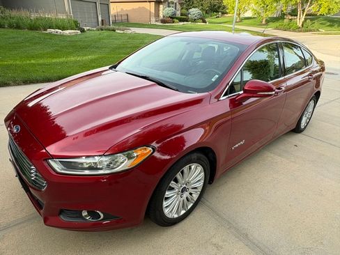 Used 2014 Ford Fusion SE w/ Equipment Group 502A FWD image 14