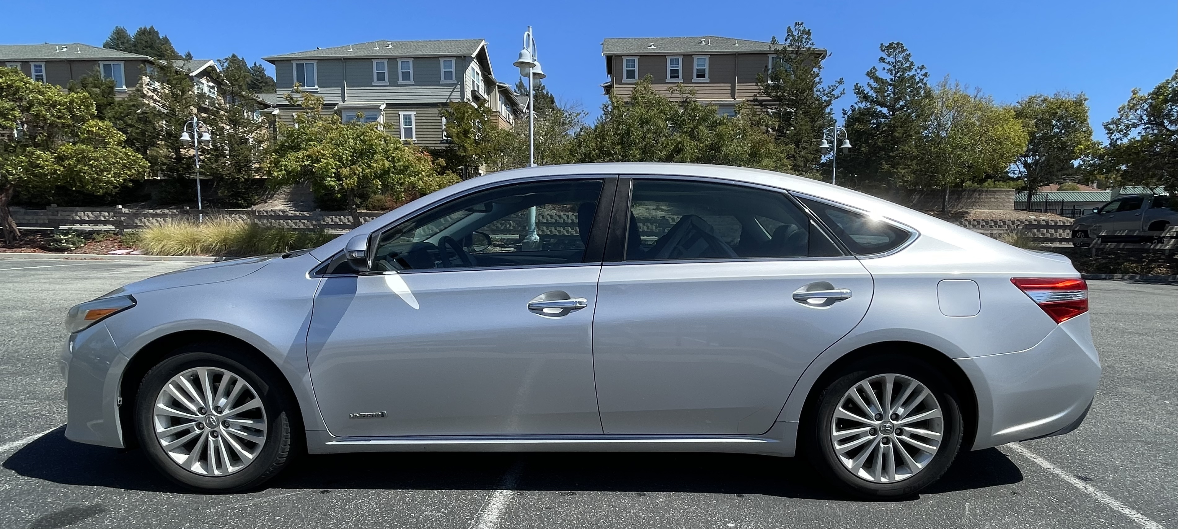 Used 2014 Toyota Avalon XLE Touring FWD image 1