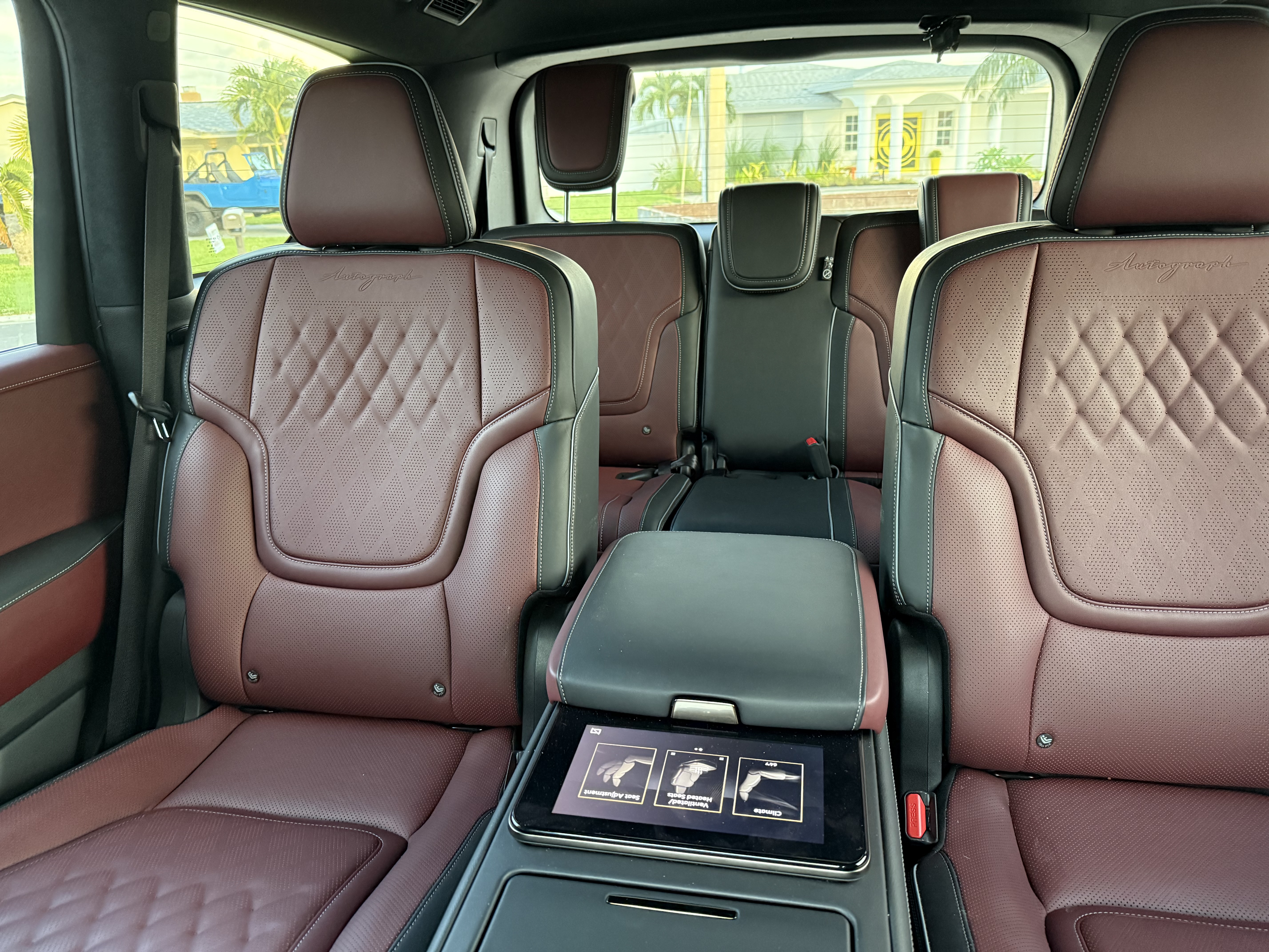 Used 2025 INFINITI QX80 Autograph w/ Autograph Exterior Package AWD/4WD image 11