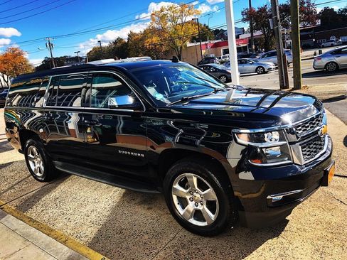 Used 2016 Chevrolet Suburban LT w/ Luxury Package image 1