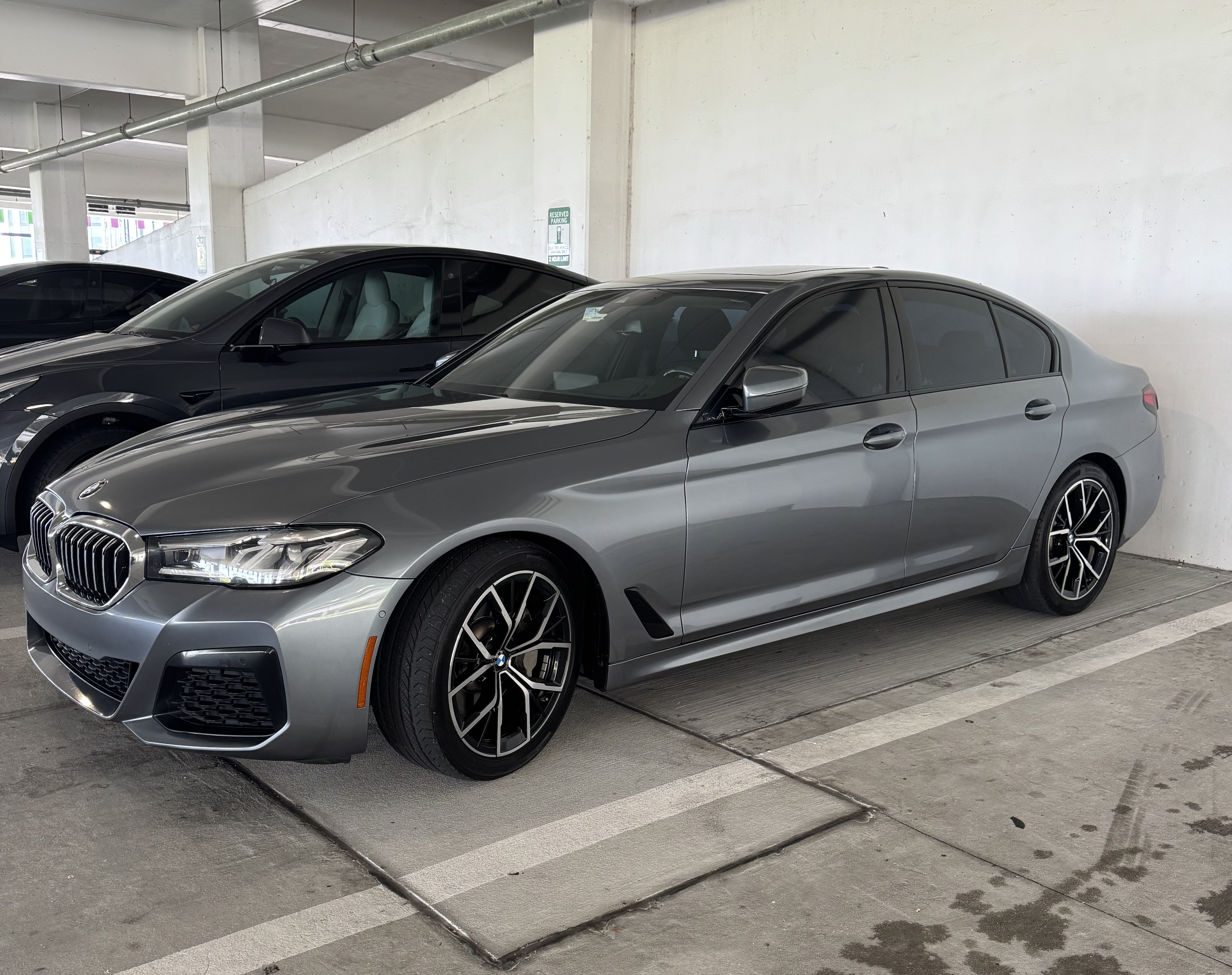 Used 2021 BMW 530i RWD image 1