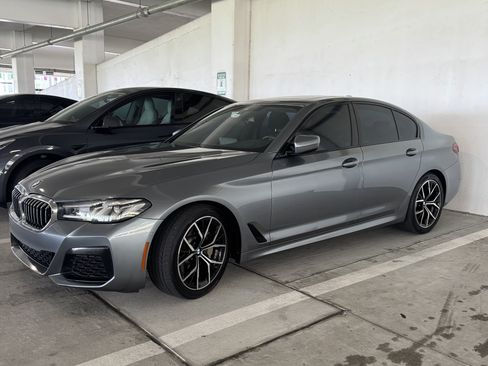 Used 2021 BMW 530i RWD image 1