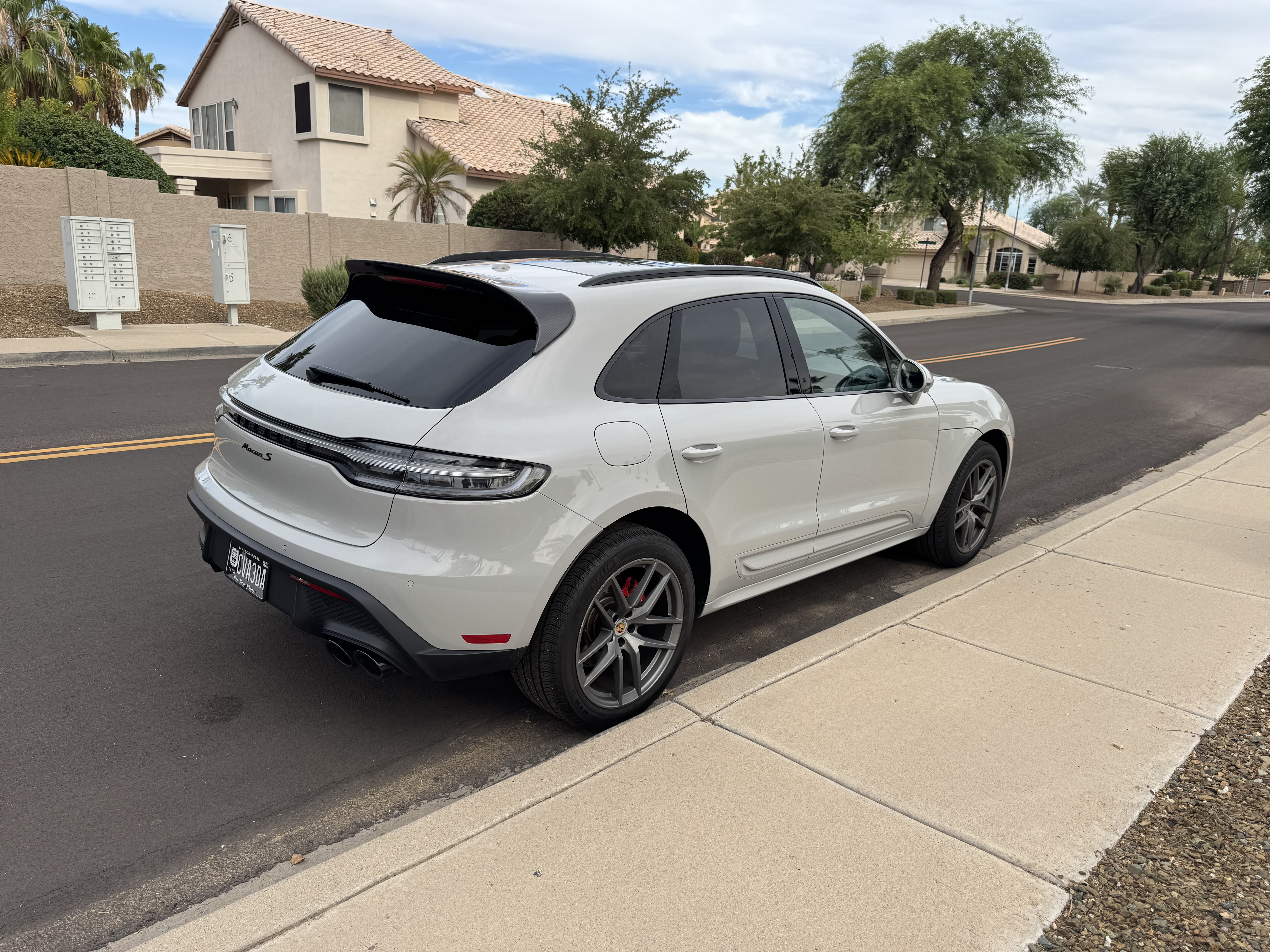 Used 2022 Porsche Macan S AWD/4WD image 6