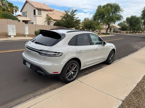 Used 2022 Porsche Macan S AWD/4WD image 6