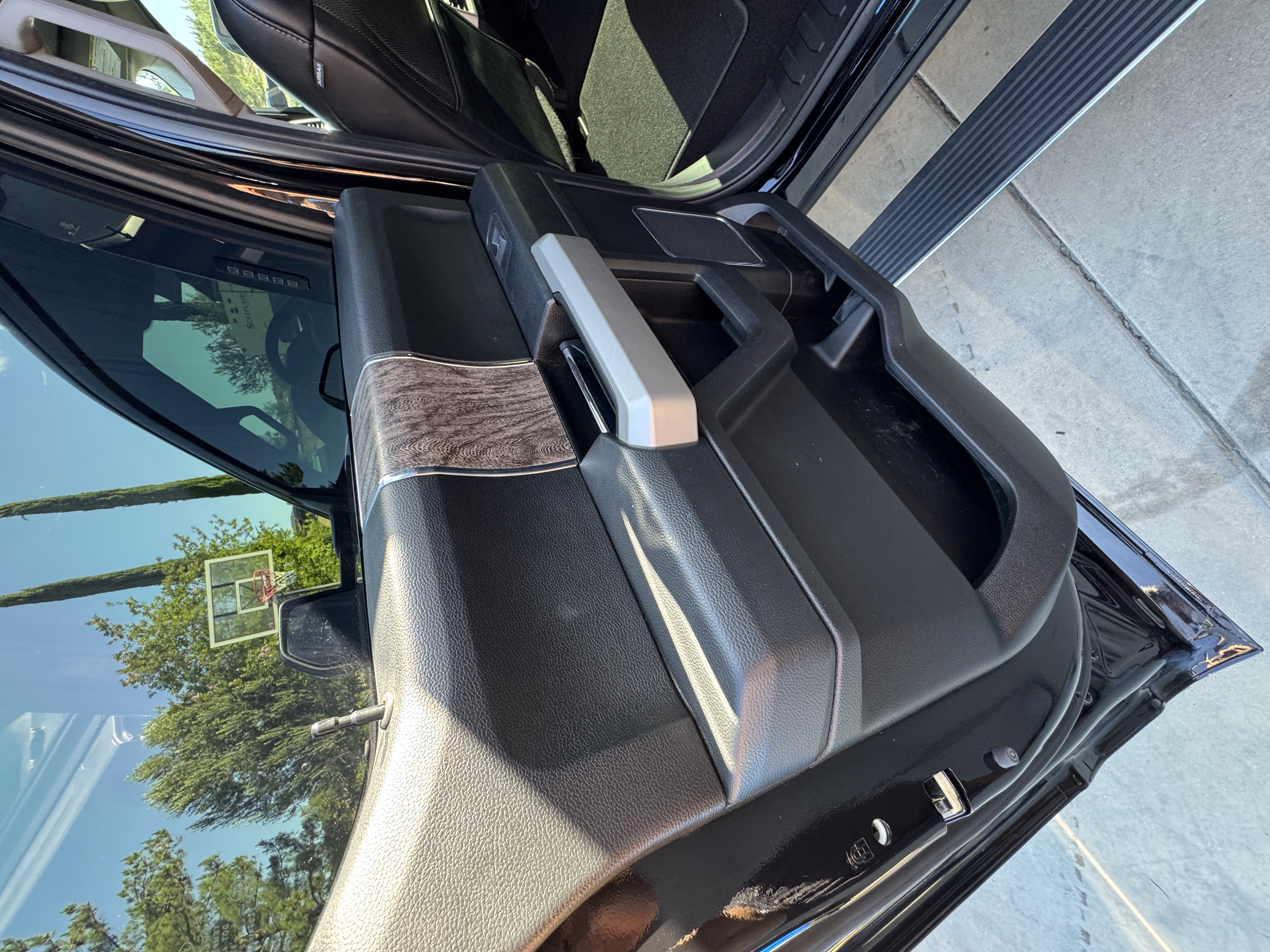 Used 2019 Ford F350 Lariat w/ Lariat Ultimate Package AWD/4WD image 13