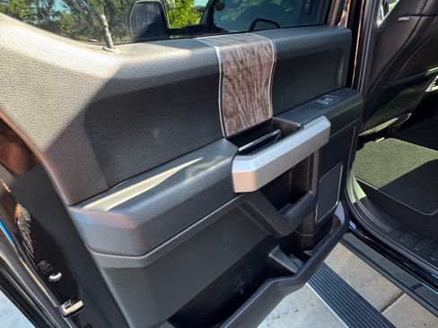 Used 2019 Ford F350 Lariat w/ Lariat Ultimate Package AWD/4WD image 13