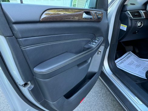 Used 2014 Mercedes-Benz ML 350 4MATIC image 4