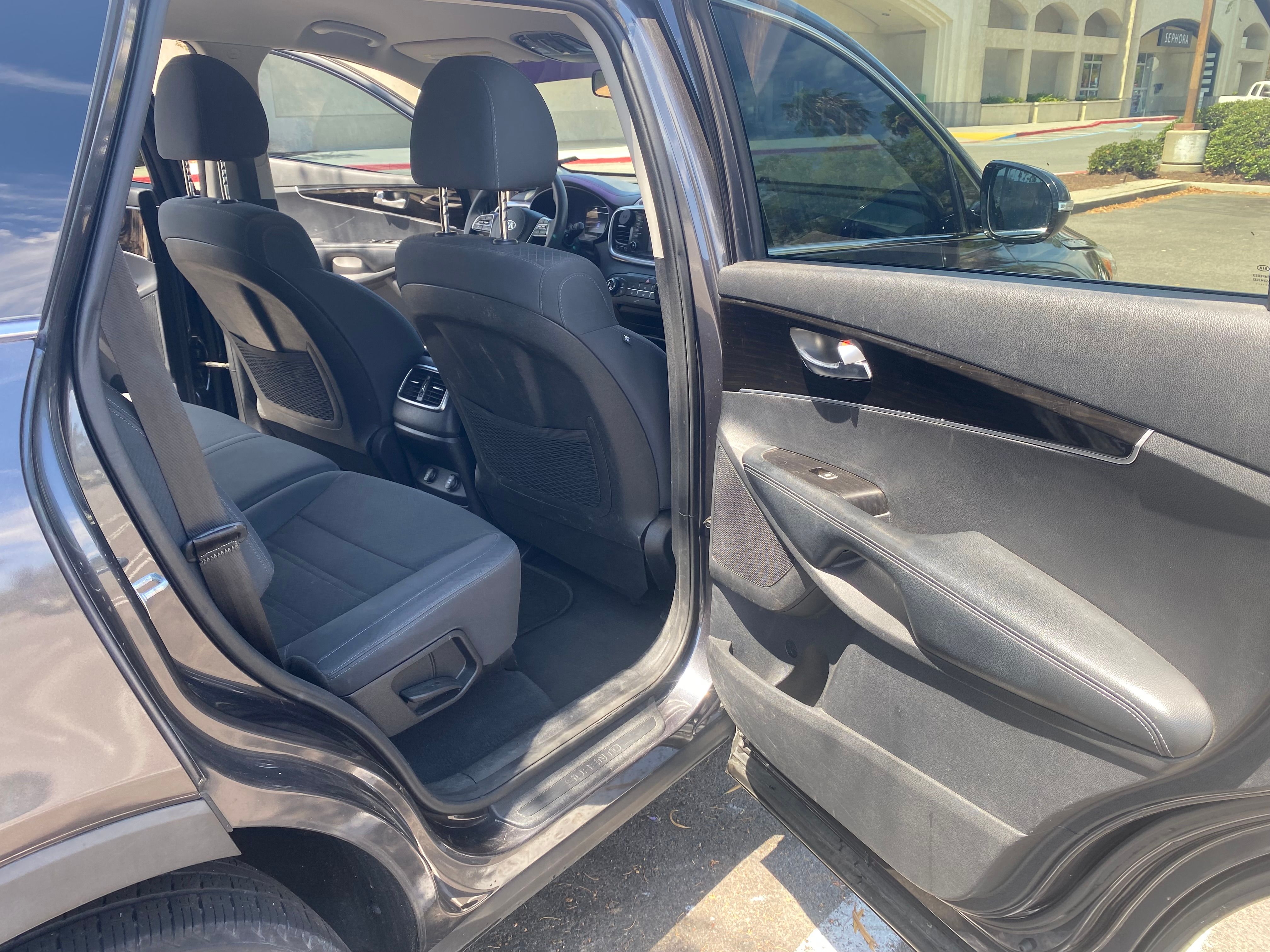 Used 2019 Kia Sorento FWD image 15