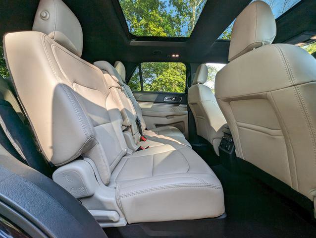 Used 2019 Ford Explorer Limited w/ Class III Trailer Tow Package FWD image 9