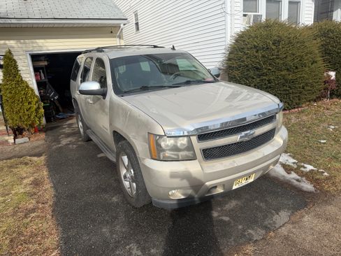 Used 2011 Chevrolet Tahoe LT image 1