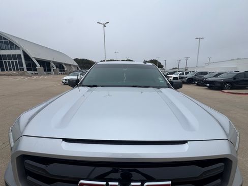 Used 2020 GMC Sierra 1500 Elevation w/ Elevation Value Package image 4