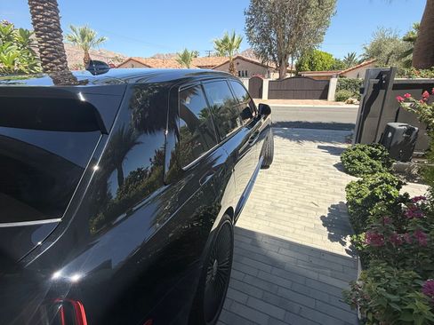 Used 2022 Rolls-Royce Cullinan Black Badge AWD/4WD image 8