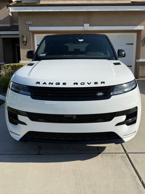 Used 2025 Land Rover Range Rover Sport Dynamic SE AWD/4WD image 2