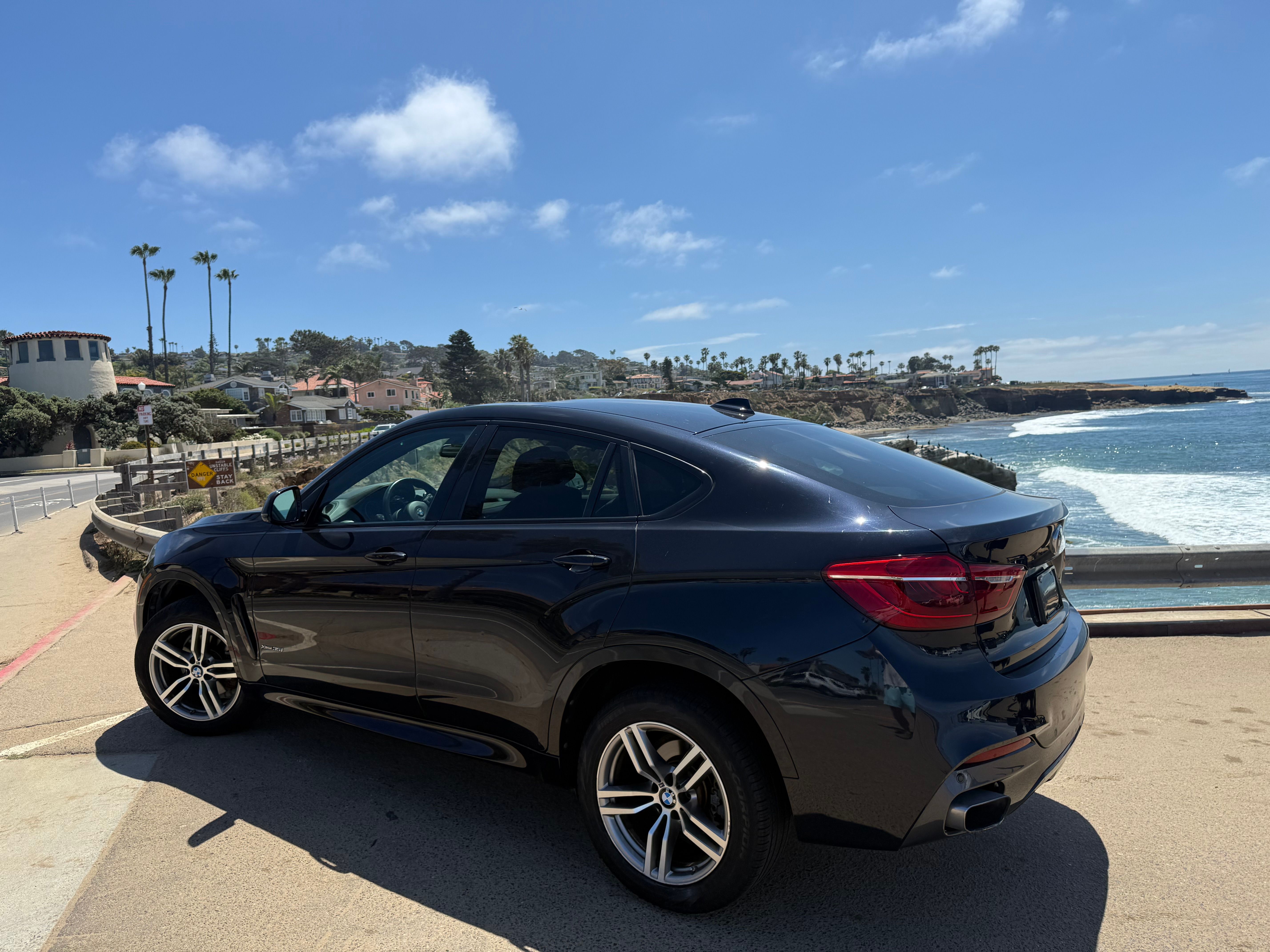 Used 2018 BMW X6 xDrive35i w/ M Sport Package AWD/4WD image 2