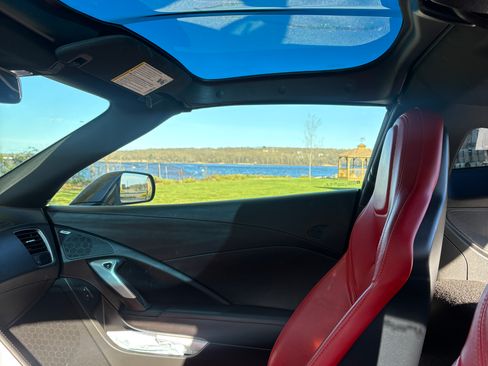 Used 2019 Chevrolet Corvette Z06 RWD image 12