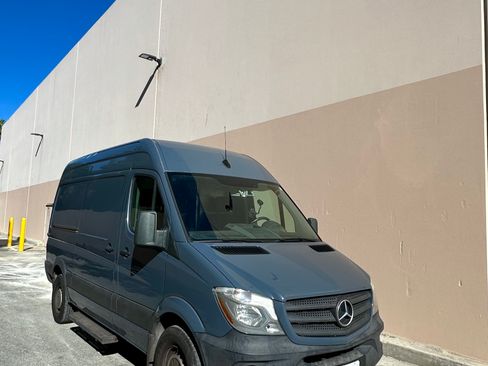 Used 2018 Mercedes-Benz Sprinter 2500 image 10