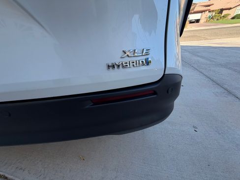 Used 2022 Toyota Sienna XLE AWD/4WD image 5