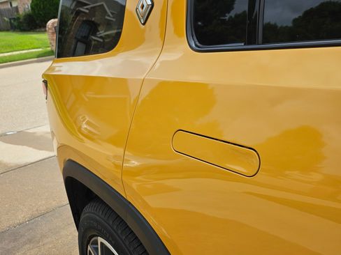 Used 2023 Rivian R1S Adventure image 8