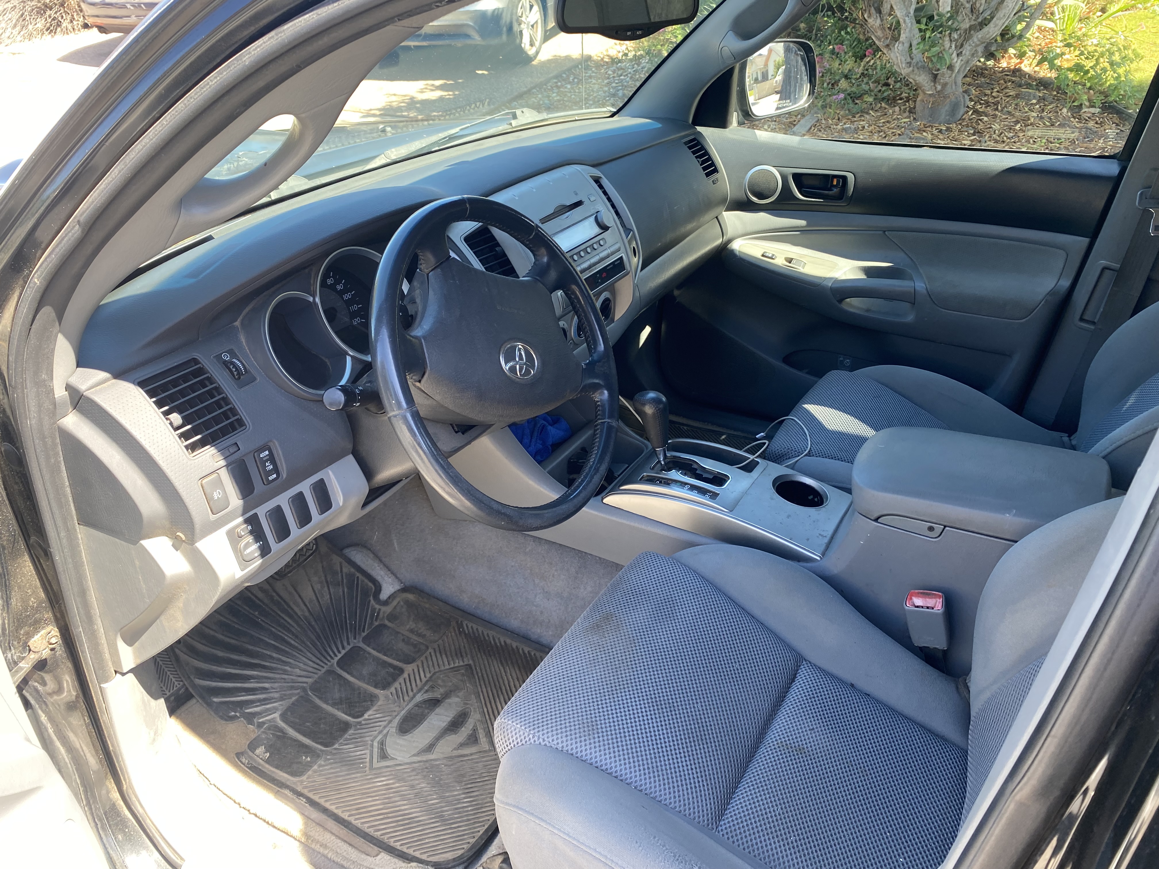 Used 2006 Toyota Tacoma PreRunner RWD image 2