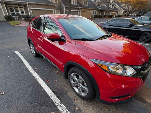 Used 2016 Honda HR-V EX image 8