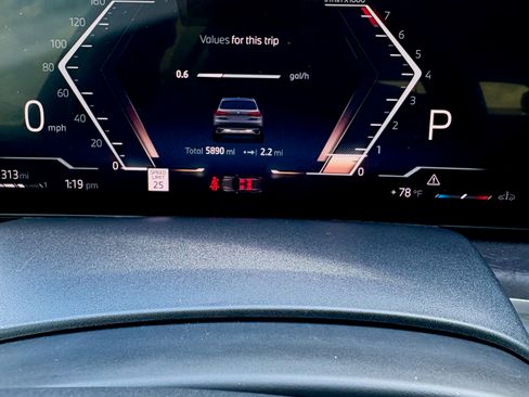 Used 2024 BMW X5 sDrive40i w/ Premium Package image 25