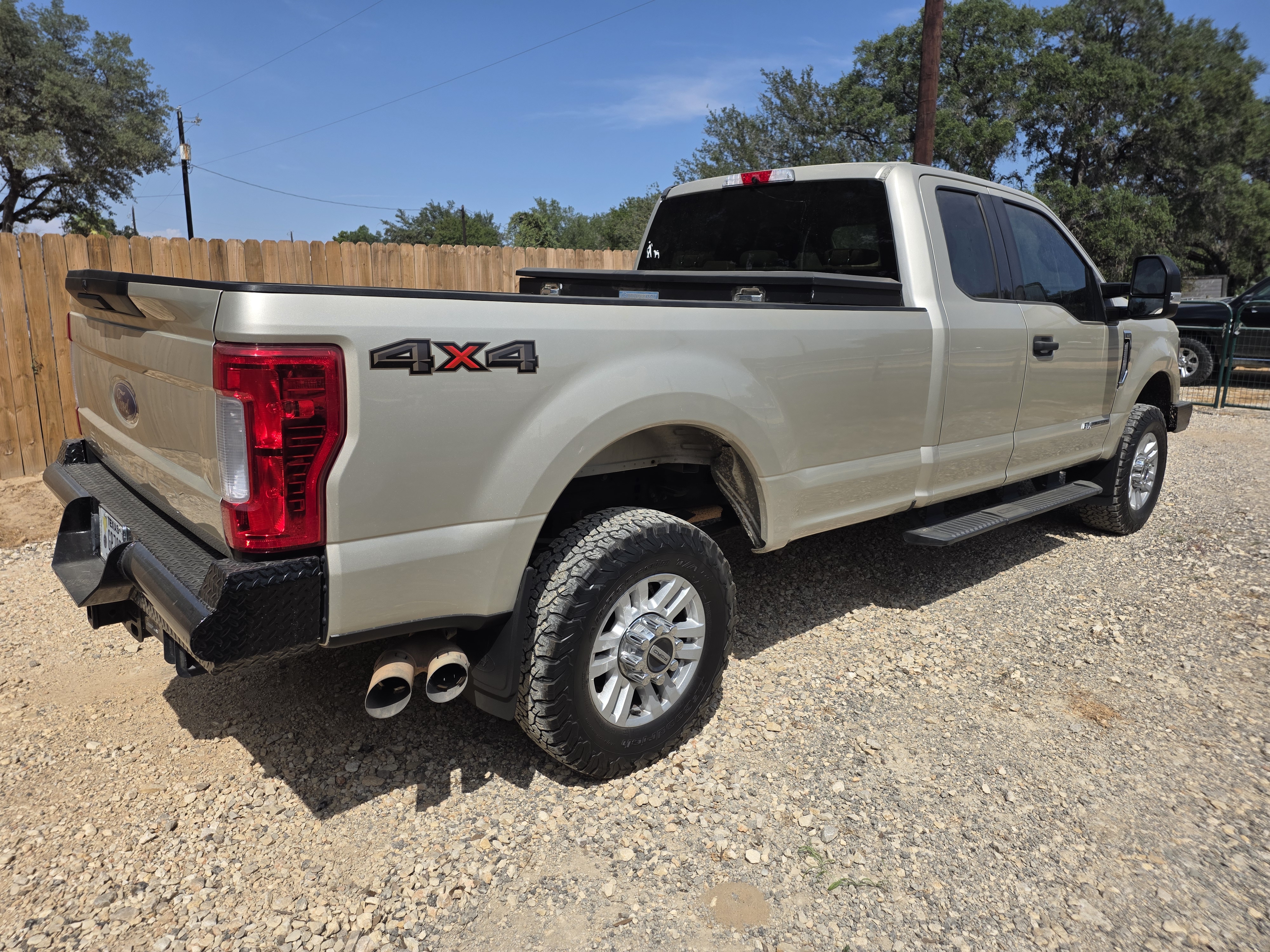 Used 2018 Ford F350 XLT AWD/4WD image 4