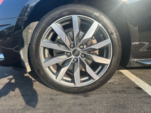 Used 2023 Audi A4 2.0T Premium w/ Convenience Package image 9