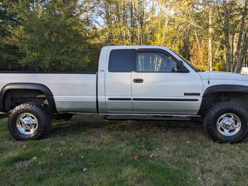 Used 2002 Dodge Ram 2500 Truck 4x4 Quad Cab image 2