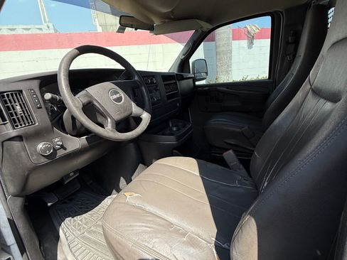 Used 2010 GMC Savana 3500 Extended image 6