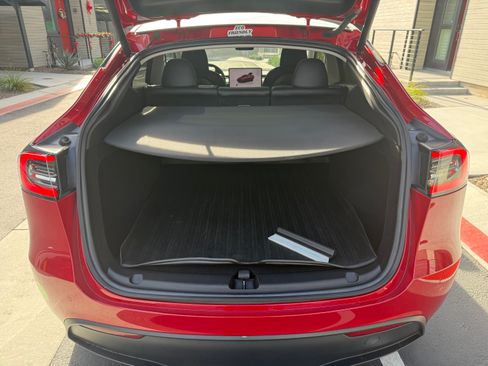 Used 2023 Tesla Model Y Long Range image 8