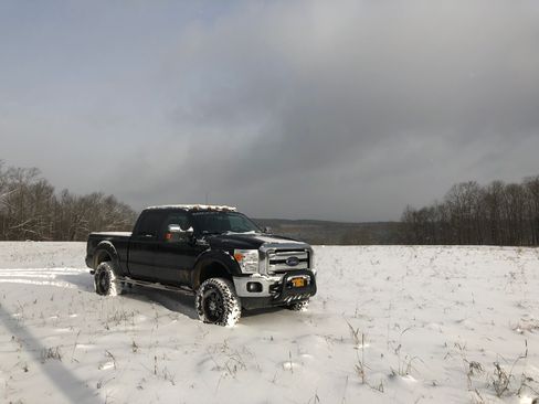 Used 2015 Ford F250 Lariat w/ Lariat Ultimate Package image 3