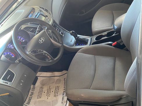 Used 2014 Hyundai Elantra SE w/ Option Group 02 image 10