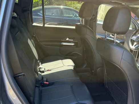 Used 2022 Mercedes-Benz GLB 250 4MATIC image 9