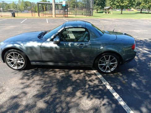 Used 2011 MAZDA MX-5 Miata Grand Touring RWD image 4