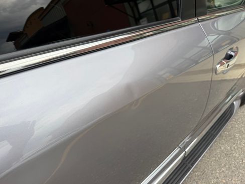 Used 2011 Lexus LX 570 4WD w/ Luxury Pkg image 10