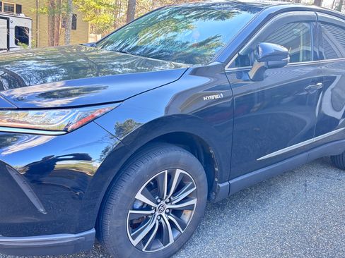 Used 2021 Toyota Venza LE w/ Carpet Mat Package (TMS) AWD/4WD image 2