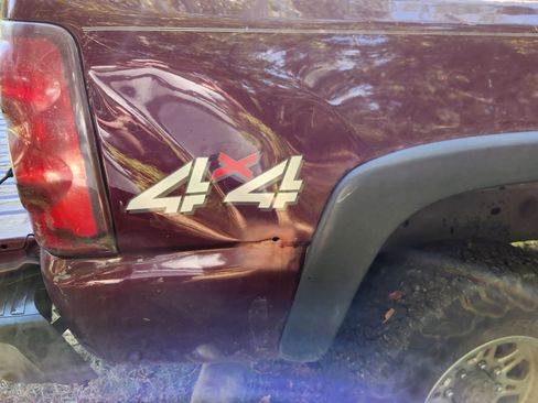 Used 2003 Chevrolet Silverado 2500 LT w/ Skid Plate Package image 7