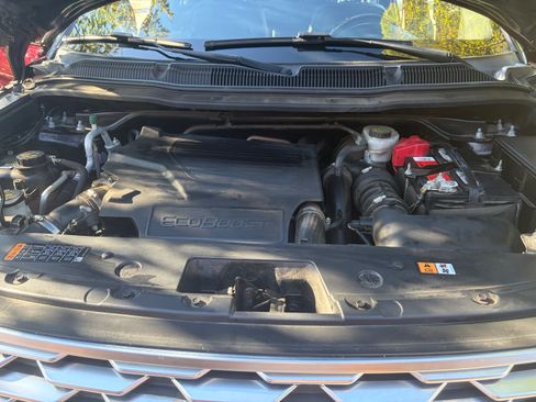 Used 2018 Ford Explorer Platinum AWD/4WD image 17