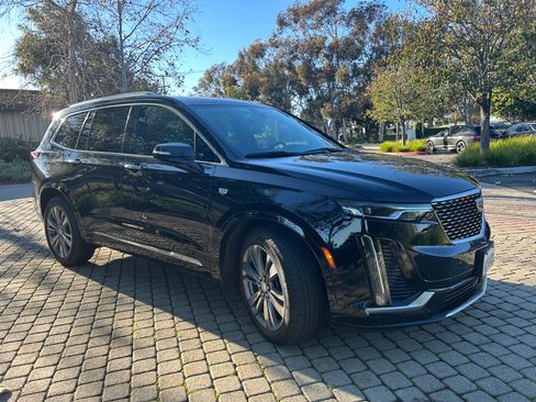 Used 2024 Cadillac XT6 Premium Luxury image 6